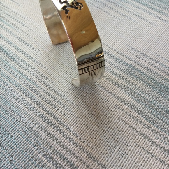 Vintage Native American Sterling Silver Cuff - Dual Dancing Kokopelli’s - Picture 8 of 12